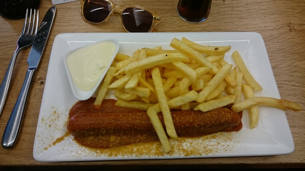 Currywurst på fat